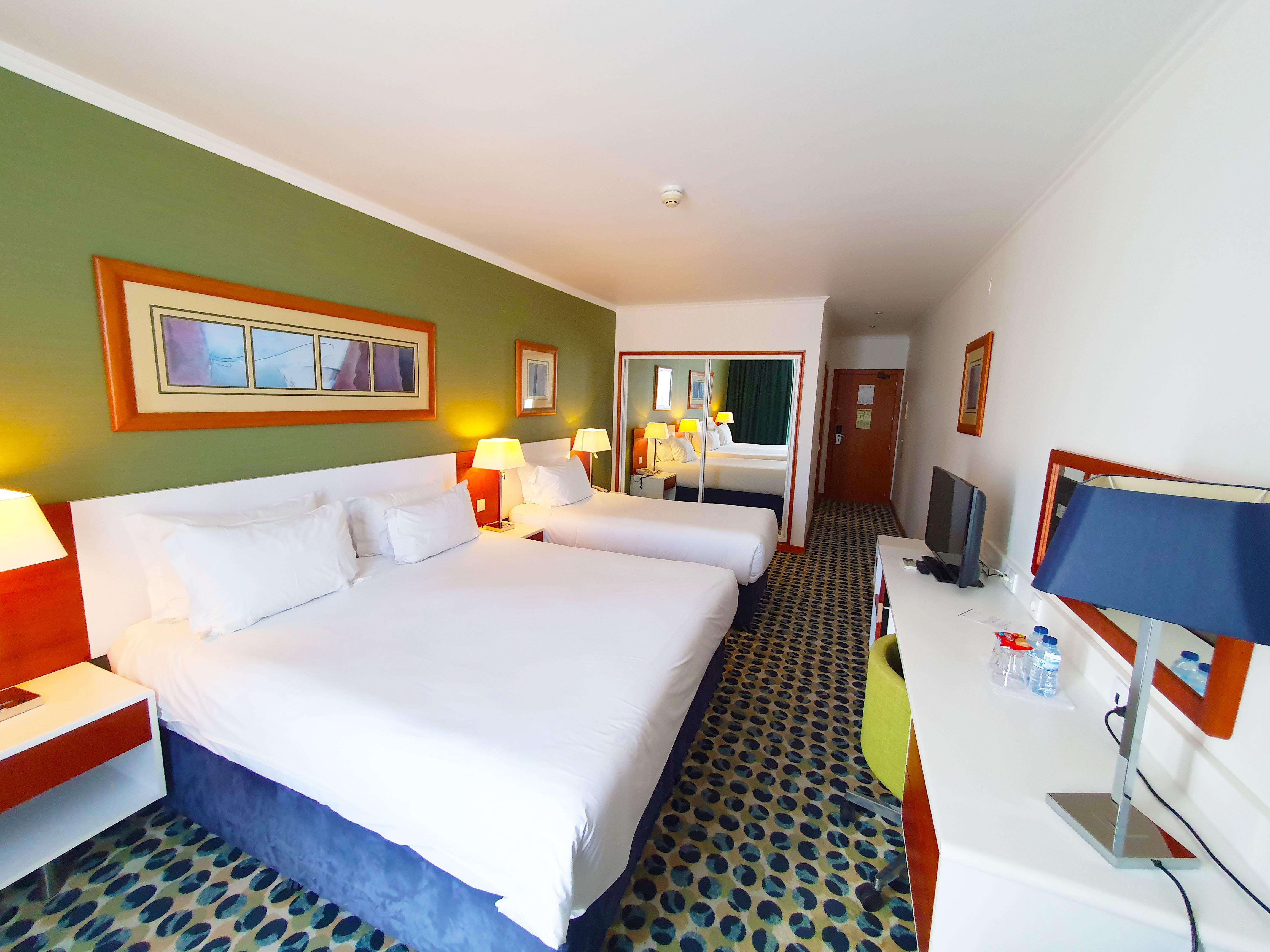 Holiday Inn Algarve - Armacao De Pera, An Ihg Hotel Exterior photo
