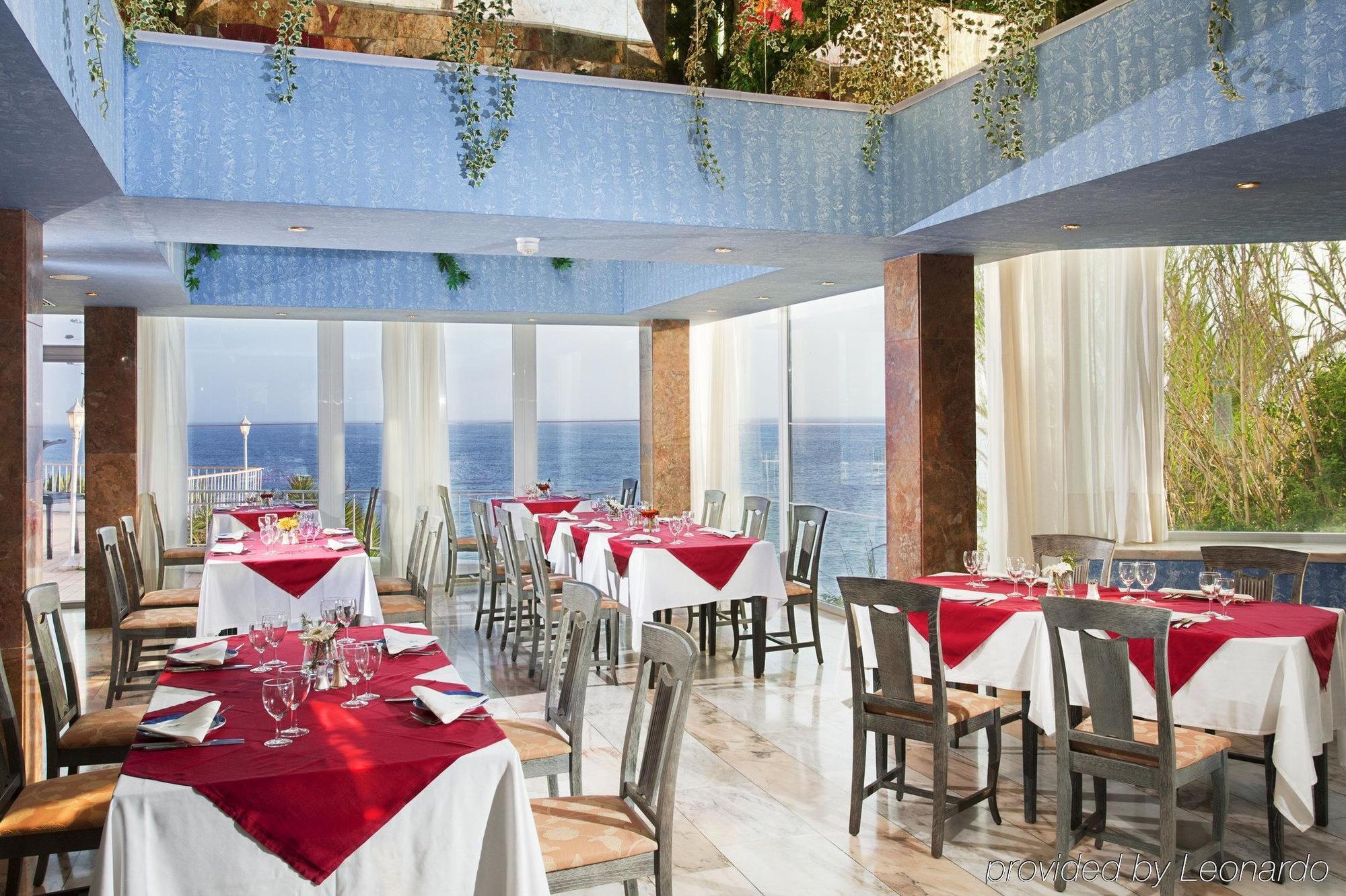 Holiday Inn Algarve - Armacao De Pera, An Ihg Hotel Restaurant photo